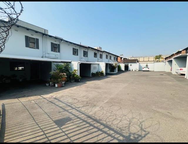 2 BEDROOM PROPERTY TO RENT IN FIELDS HILL